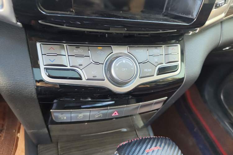 Used Haval H9 2016 2.0T Four-Wheel Drive Elite Version 7 Seats