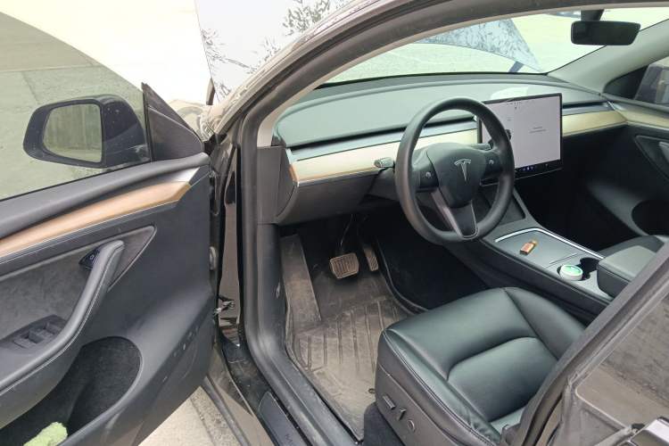 Used Tesla Model Y 2021 Standard Range Rear-Wheel Drive Version Driver Seat