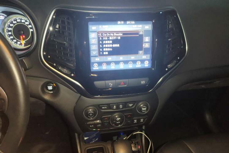 Used Jeep Cherokee 2019 2.0L 2WD Premium Edition China VI