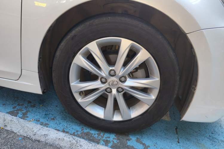 Used Lexus CT 2014 CT200h Comfort Edition Monochrome Right Front Wheel Hub