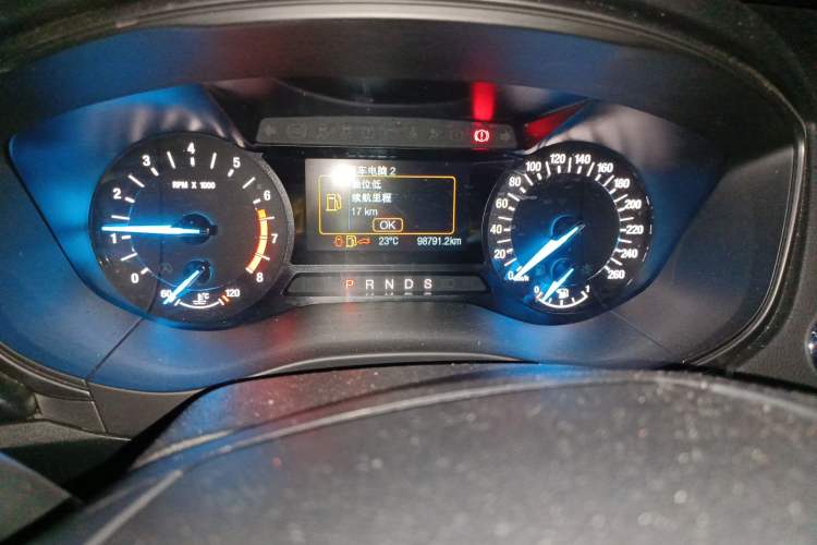 Used Ford Mondeo 2018 EcoBoost 180 Smart Control Fashion Model China V Standard Odometer Close Up