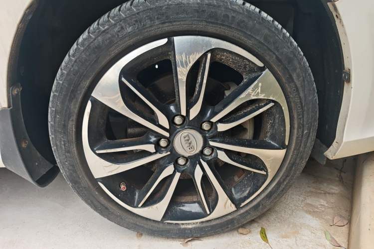 Used BYD Qin New Energy 2015 1.5T Dual-Crown Flagship Edition