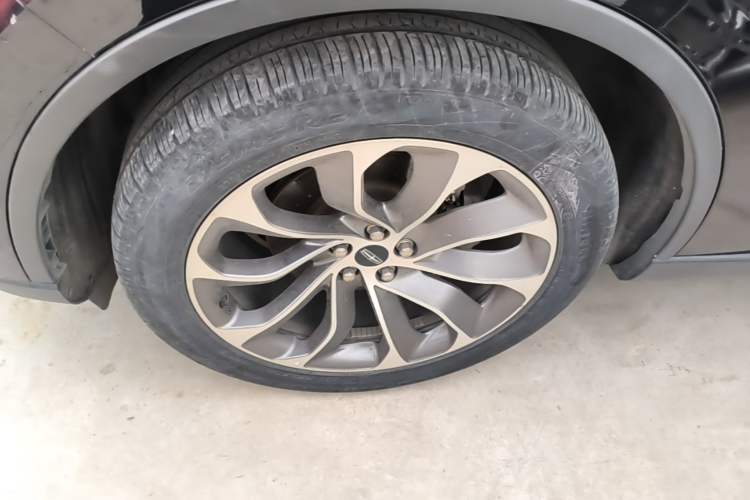 Used Lincoln Aviator 2020 3.0T V6 All-Wheel Drive Executive Version Left Front Wheel Hub