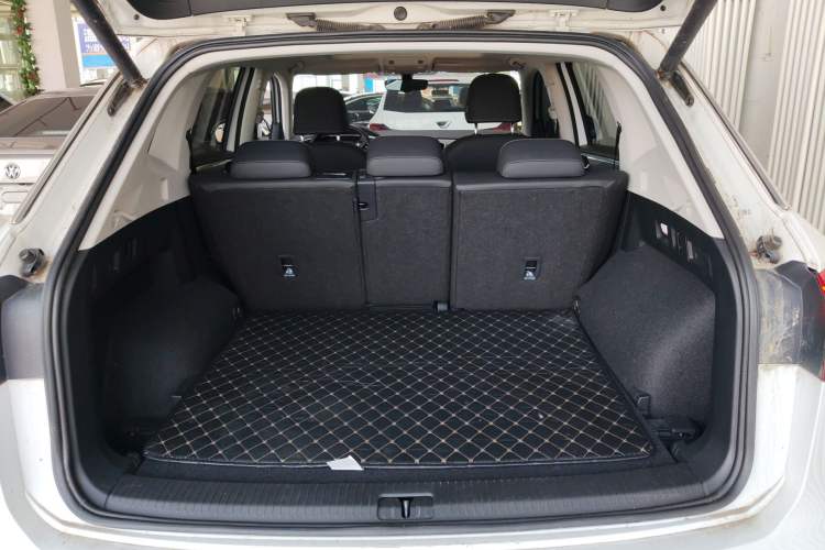 Used Volkswagen Tayron 2022 280TSI Two-Wheel Drive Luxury Smart Connectivity Version Trunk