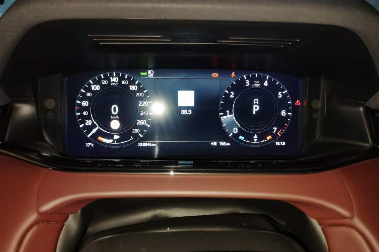 Used Land Rover Range Evoque 2021 Range Rover Velar L 249PS R-Dynamic First Edition
