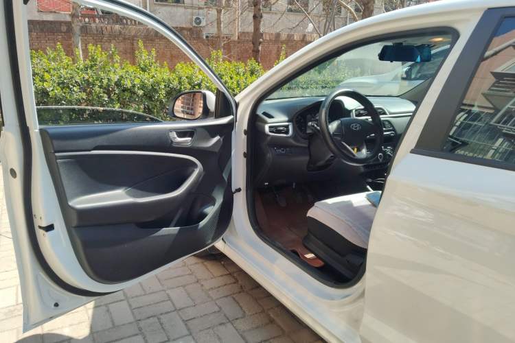 Used Hyundai Verna (older generation) 2020 1.4L Manual GL Refreshed Edition
