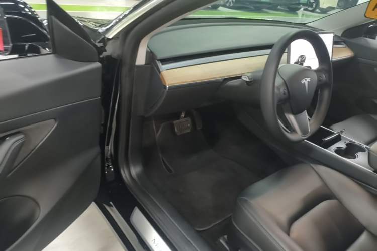 Used Tesla Model 3 2020 Long-Range Rear-Wheel-Drive Version