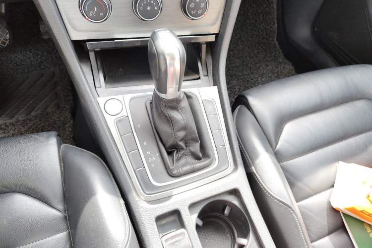 Used Volkswagen Golf 2014 1.4TSI Automatic Luxury Model
