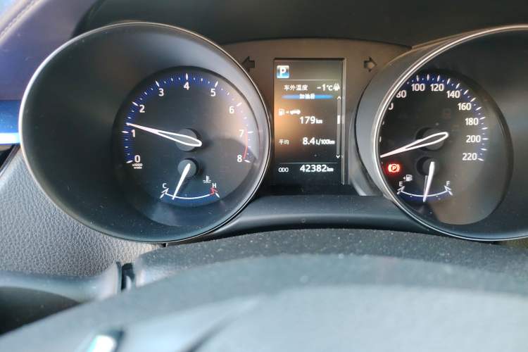 Used Toyota C-HR 2018 2.0L Leading with Sunroof China V Standard