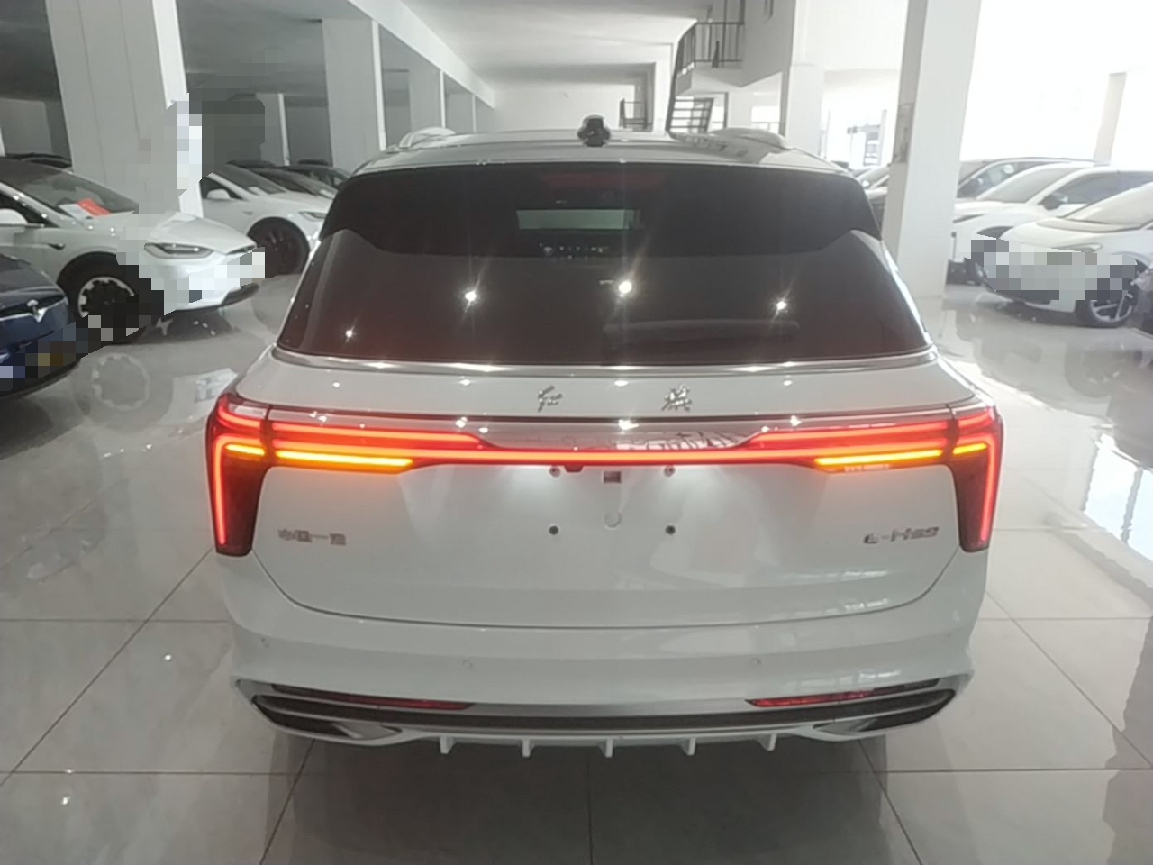 Hongqi E-HS9 2022 660 km Range Flagway Edition Six Seats — снимка 5
