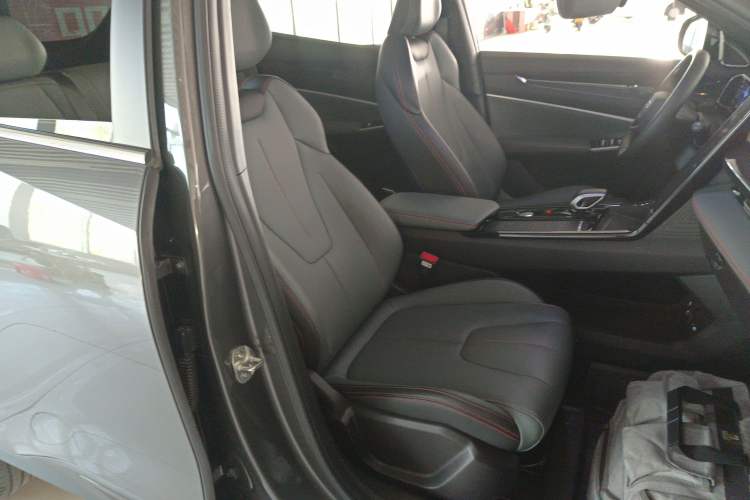 Used Geely Auto Emgrand X7 Sport 2024 1.5TD Smart Connect+ Right Front Seat