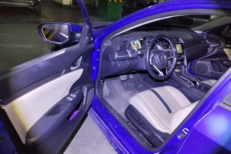 Used Honda Civic 2016 220TURBO CVT Prestige Edition Driver Seat