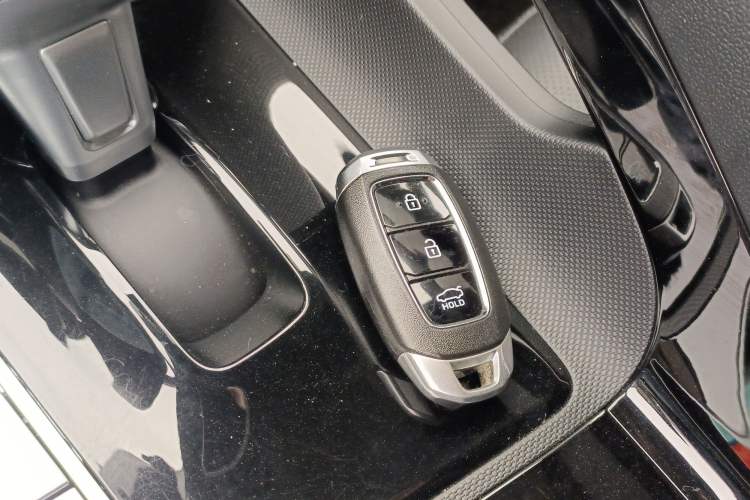 Used Hyundai Elantra 2022 1.5L CVT 20th Anniversary Edition Vehicle Key