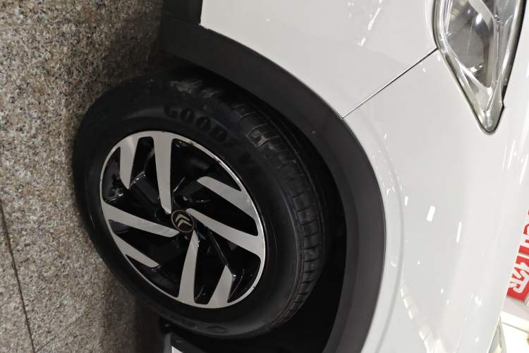 Used Citroen C3-XR 2015 1.6L Automatic Pioneer Model Left Front Wheel Hub