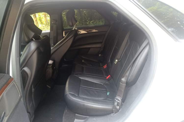 Used Lincoln MKZ 2017 2.0T Luxury Edition Left Rear Seat