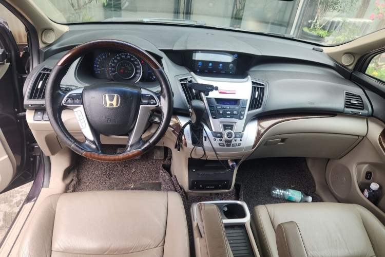 Used Honda Odyssey 2013 2.4L Luxury Edition Center Console