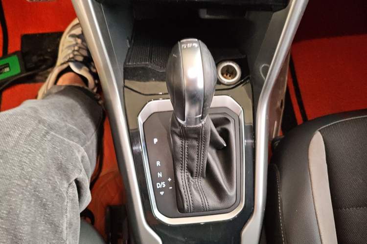 Used Volkswagen T-ROC 2019 230TSI DSG Two-Wheel-Drive Advanced Version China VI Standard