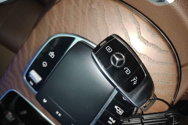 Used Mercedes-Benz E-Class 2022 Updated E 300 L Luxury Edition
