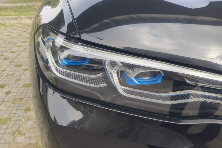 Used BMW X7 2020 xDrive40i Luxury Package with Premium Features
