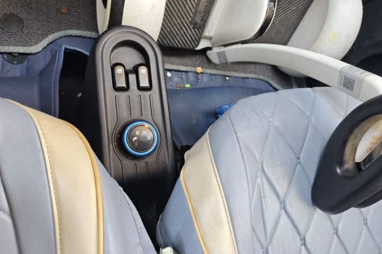 Used Wuling Hongguang MINIEV 2020 Enjoyment Model Lithium Iron Phosphate Gear Lever