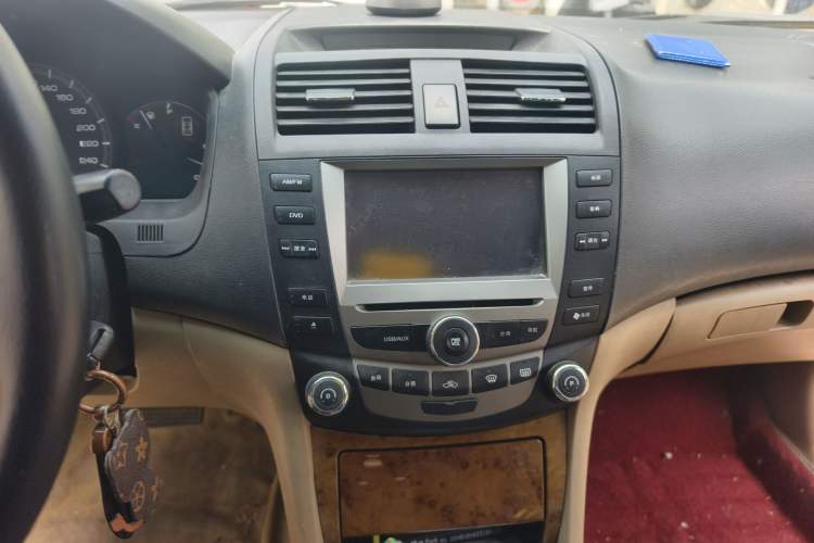 Used BYD F6 2011 Golden Edition 2.0L CVT Deluxe Model
