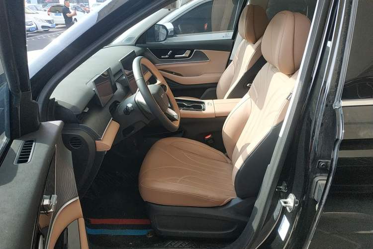 Used Chery Tiggo 8 L 2024 2.0T Two-Wheel Drive Luxury Edition 5 Seats