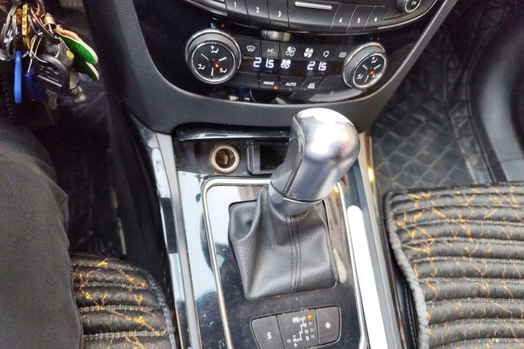 Used Peugeot 508 2015 2.0L Automatic Zhiyi Edition
