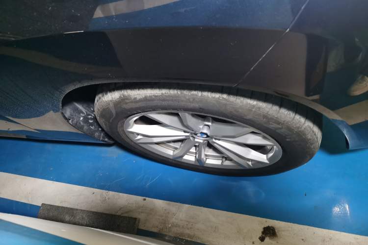 Used BMW X3 2025 xDrive25L Luxury Package Right Front Wheel Hub