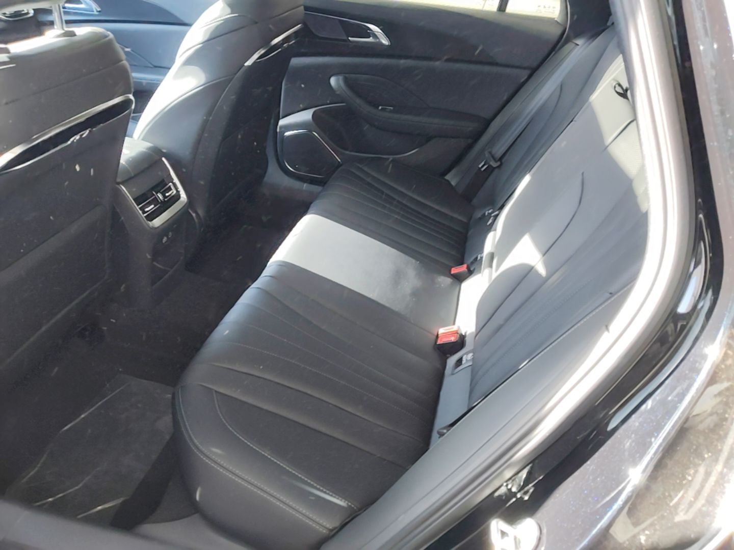 Hongqi H5 2025 1.5T DCT Xuan Ying Edition — снимка 20