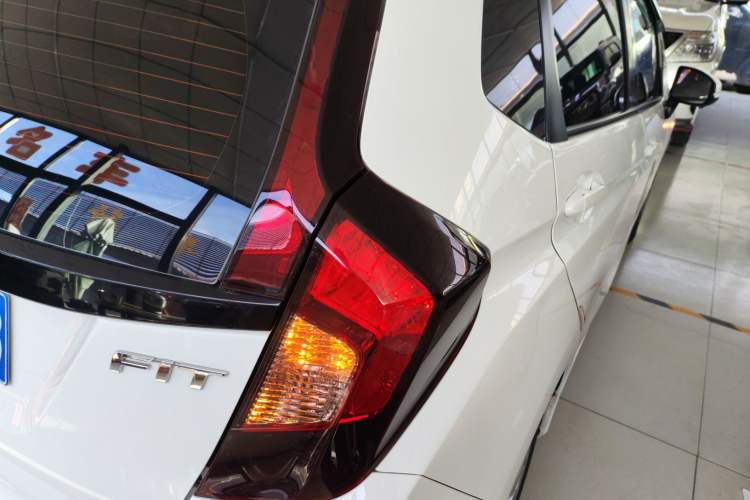 Used Honda Fit 2018 1.5L CVT Comfort Sunroof Version
