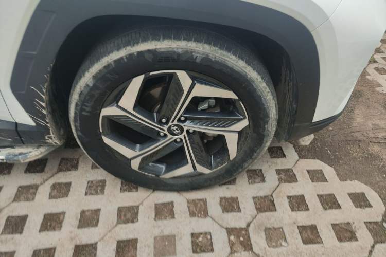 Used Hyundai Tucson 2022 Tucson L 1.5T DCT LUX Prestige Edition N Line Right Front Wheel Hub