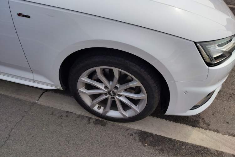 Used Audi A4L 2019 40 TFSI Fashion Edition China VI Emission Standard