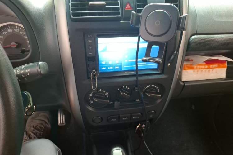 Used Suzuki Jimny 2015 1.3L AT JLX Navigation Edition
