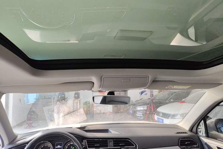 Used Volkswagen Tiguan L 2020 330TSI Automatic Two-Wheel Drive Smart Luxury Edition China VI Standard
