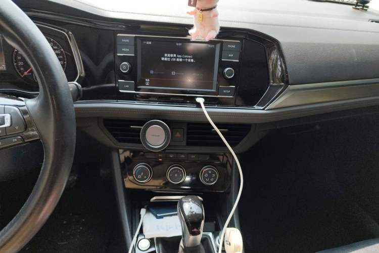 Used Volkswagen Sagitar 2020 200TSI DSG Comfort Version China VI Standard Audio And AC Panel