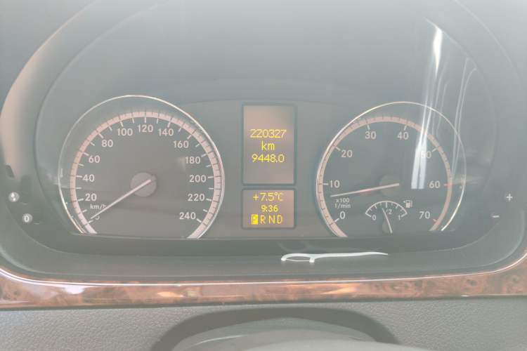 Used Mercedes-Benz Viano 2011 3.5L 125th Anniversary Edition 7 Seats