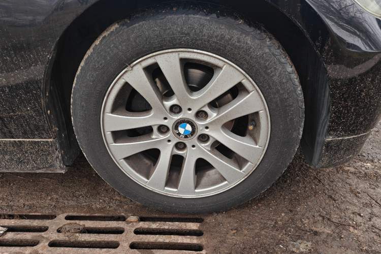 Used BMW 3 Series 2005 320i Fashion Model
