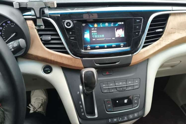 Used Buick GL8 2017 ES 28T Comfort Model China V Standard