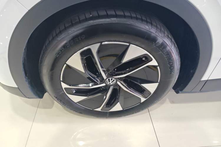 Used Volkswagen ID.4 CROZZ 2025 Pure Edition Left Front Wheel Hub