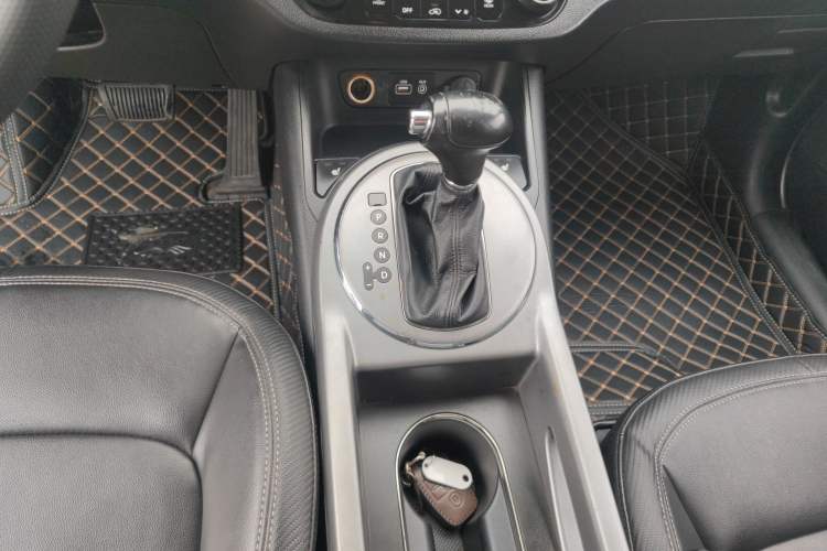 Used Kia Sportage R 2016 2.0L Automatic Two-Wheel Drive DLX Gear Lever