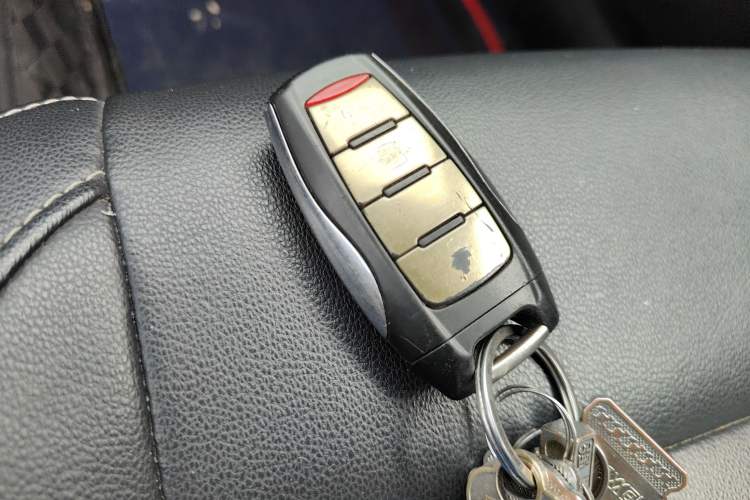 Used ORA White Cat 2022 Xiaoyue Mao Edition 360 km Luxury Model Lithium NMC