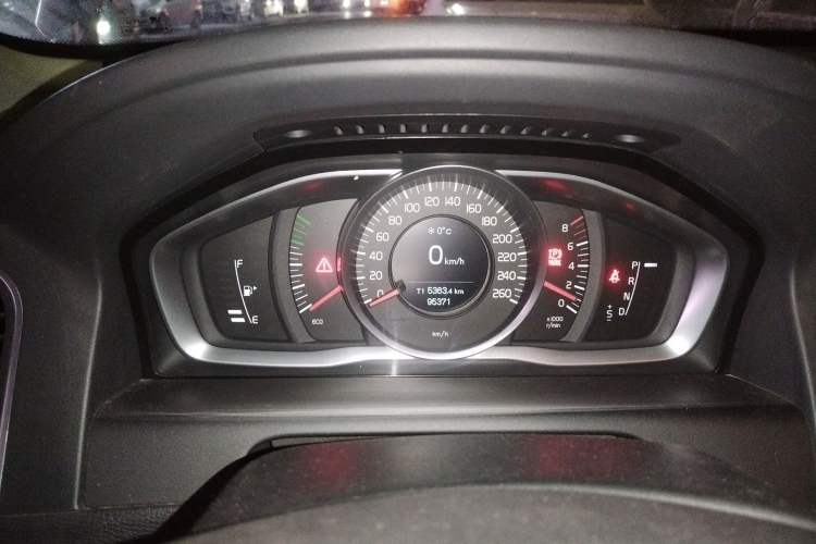 Used Volvo XC60 2015 T5 Smart Edition Instrument Cluster