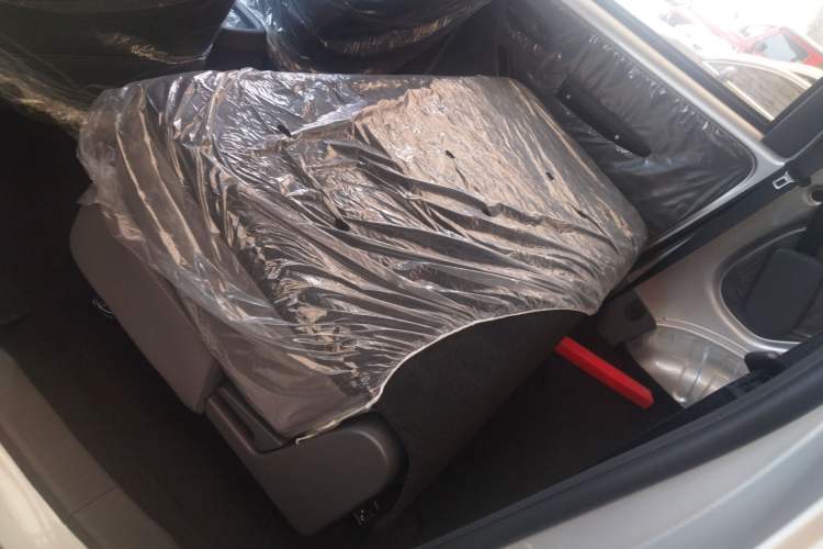 Used Wuling Hongguang New Energy 2025 Extended-Range Hybrid 50 km Standard Version Left Rear Seat