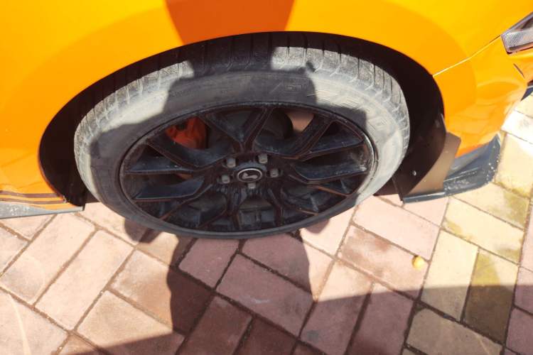 Used Ford Mustang 2019 2.3L EcoBoost Right Front Wheel Hub