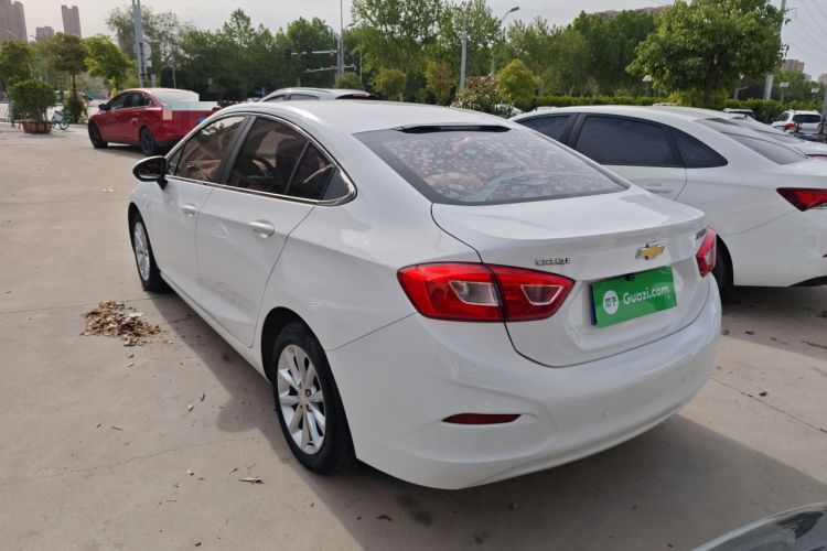 Used Chevrolet Cruze 2017 1.5L Automatic Pioneer Sunroof Edition
