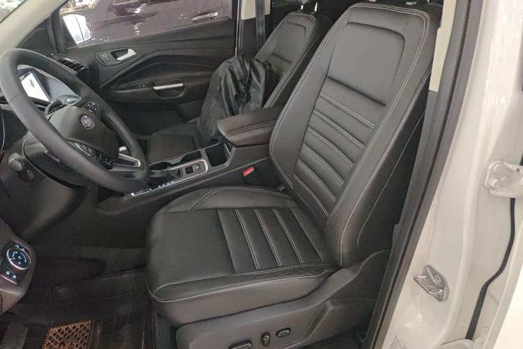 Used Ford Kuga 2017 EcoBoost 180 Two-Wheel-Drive Luxury Wing Edition
