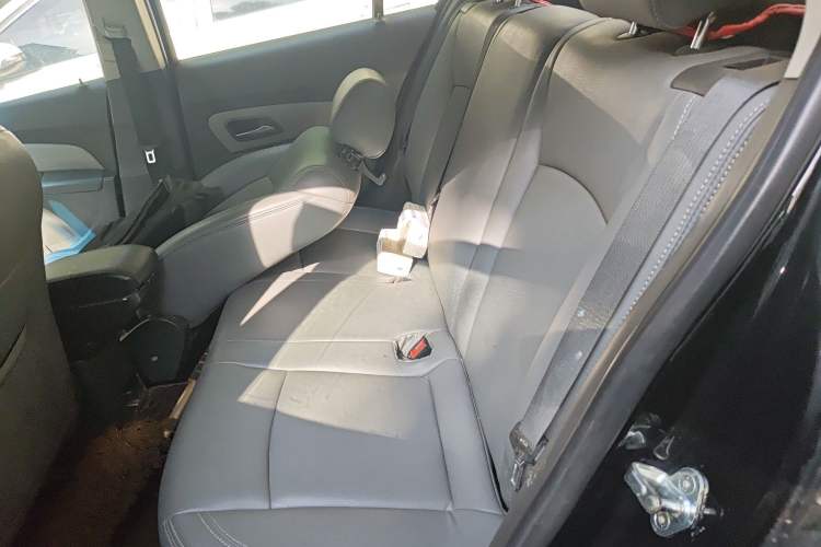 Used Chevrolet Cruze 2012 1.6L SL MT Left Rear Seat