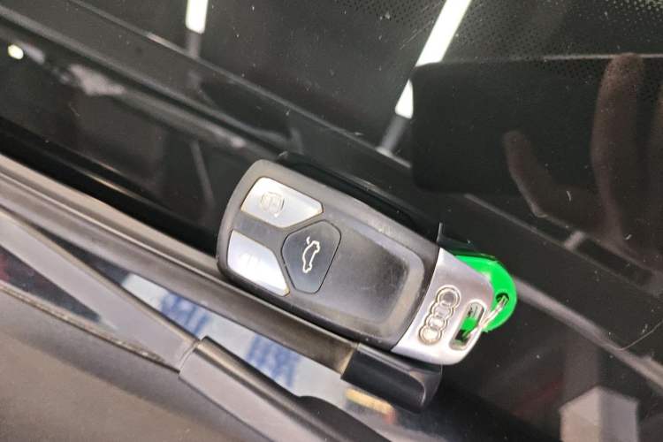 Used Audi A4L 2019 40 TFSI Fashion Version China V