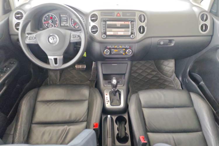 Used Volkswagen Golf 2011 1.4TSI Cross Golf Center Console