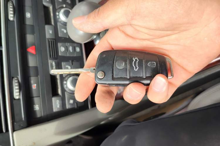 Used Audi A6L 2010 2.4L Comfort Edition Vehicle Key